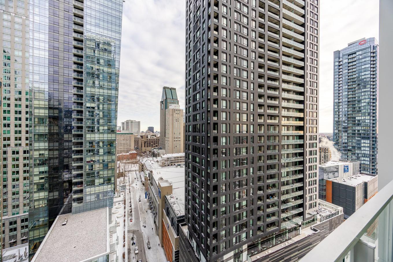 Balcon - 2305-1020 Rue De La Montagne, Montréal (Ville-Marie), QC - Outdoor With Facade