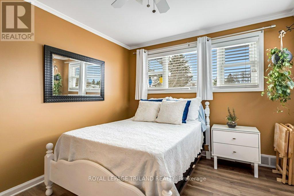20 Dieppe Drive, St. Thomas, ON - Indoor Photo Showing Bedroom
