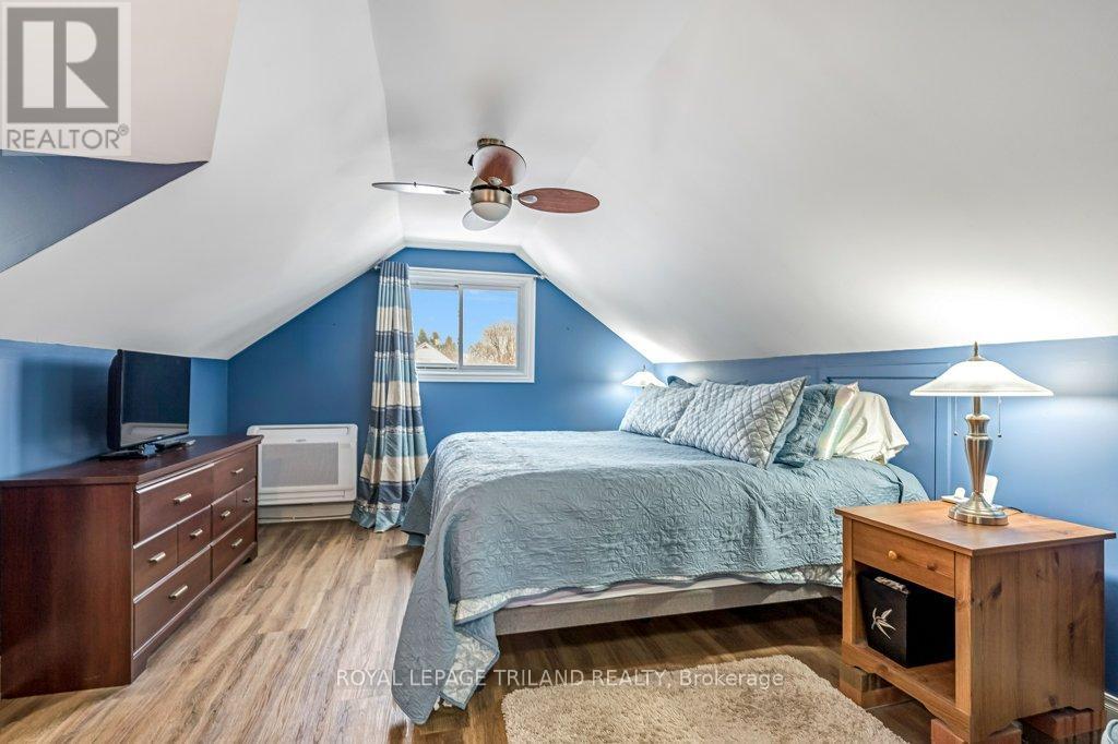 20 Dieppe Drive, St. Thomas, ON - Indoor Photo Showing Bedroom