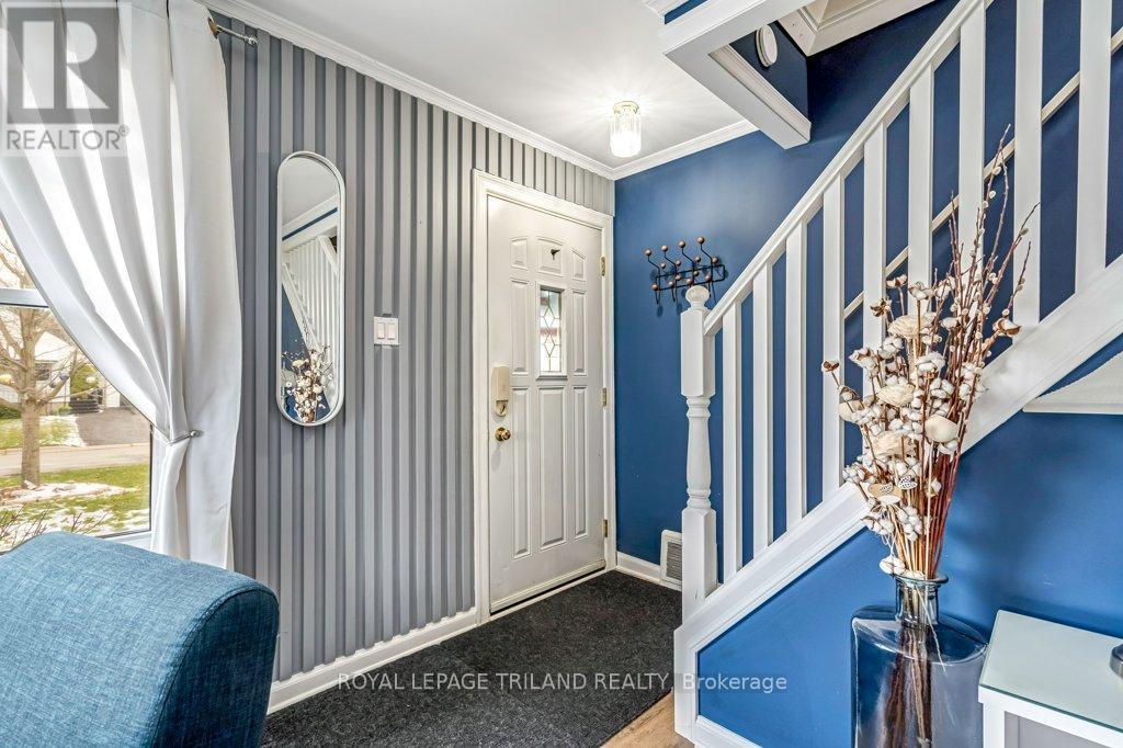 20 Dieppe Drive, St. Thomas, ON - Indoor Photo Showing Other Room