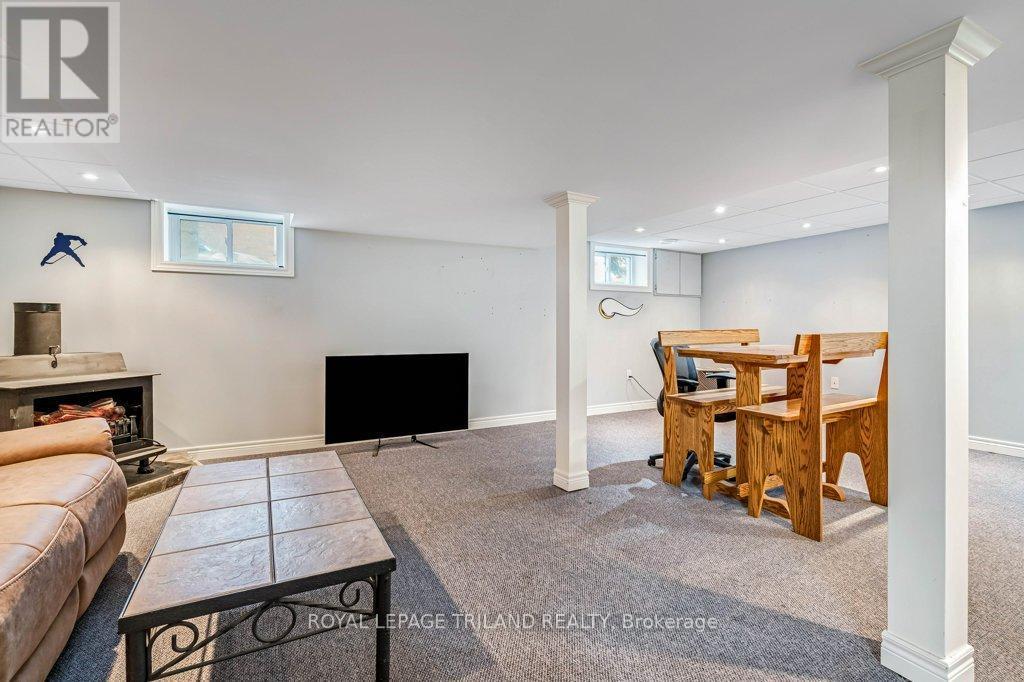 20 Dieppe Drive, St. Thomas, ON - Indoor Photo Showing Other Room