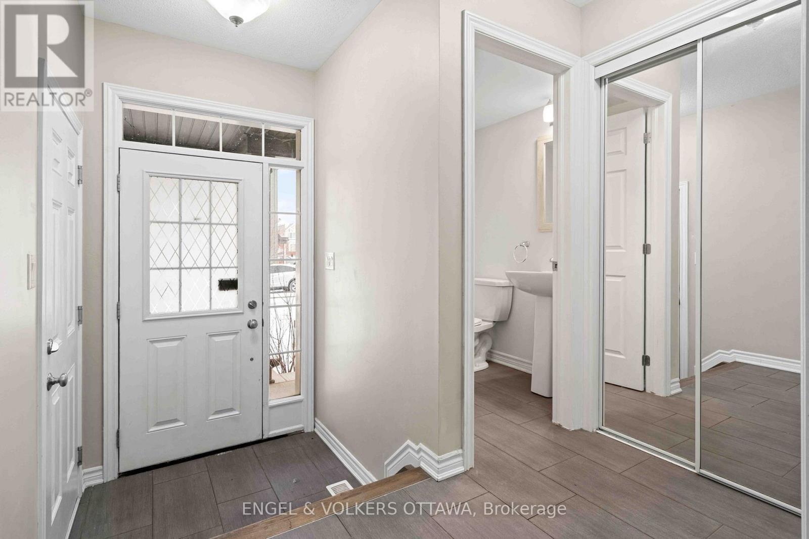 536 Broadleaf Street, Ottawa, ON - Indoor Photo Showing Other Room