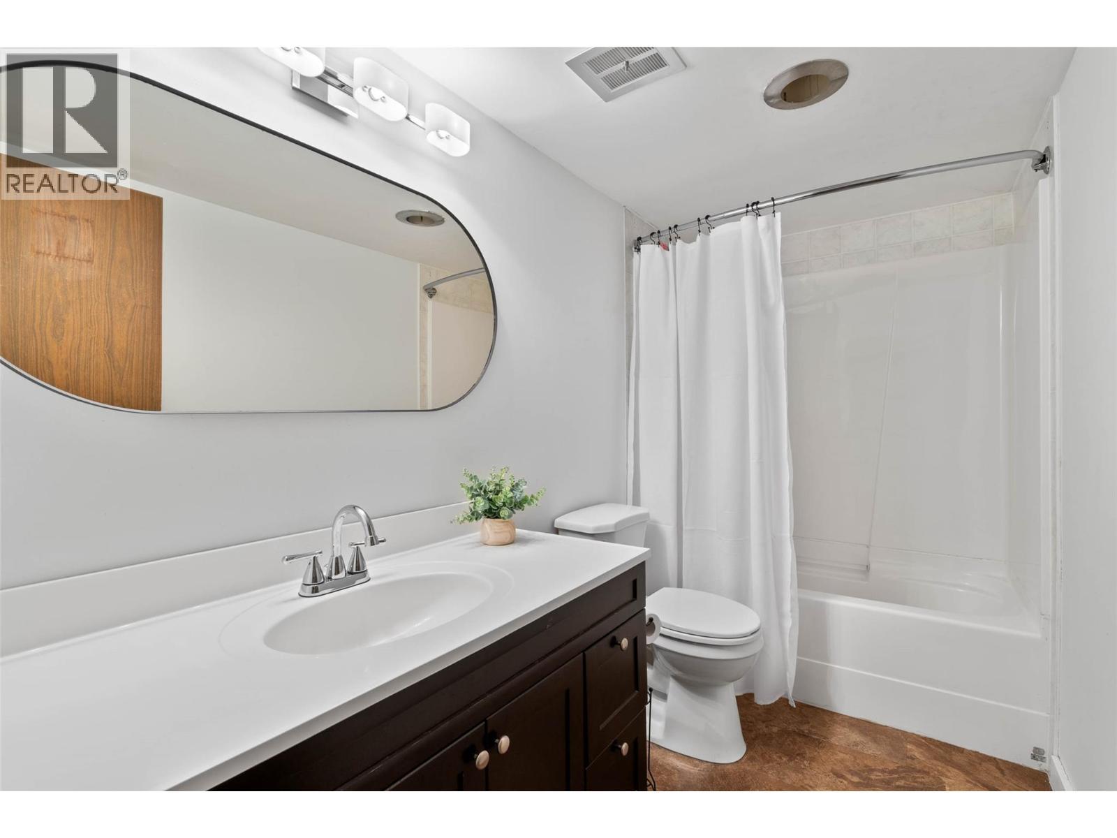 137 Mcgill Road Unit# 91, Kamloops, BC - Indoor Photo Showing Bathroom