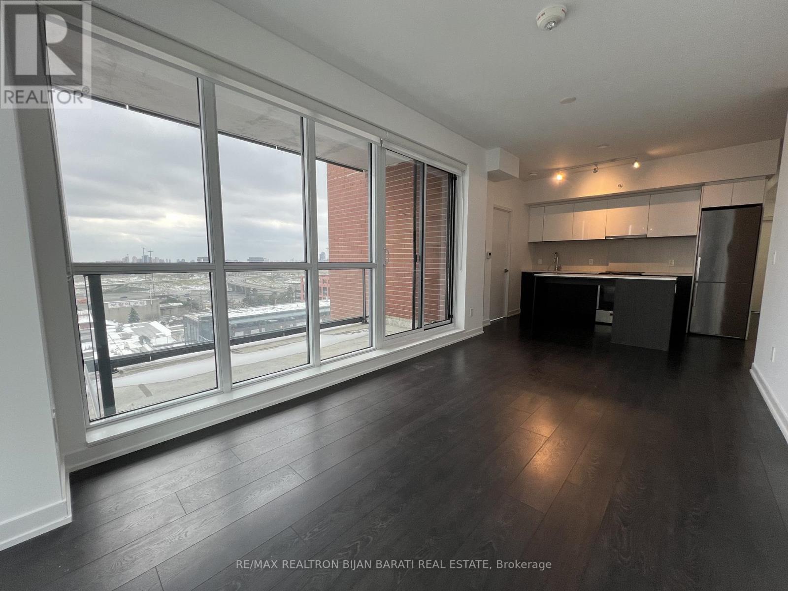 1021 - 31 Tippett Road, Toronto, ON - Indoor Photo Showing Other Room