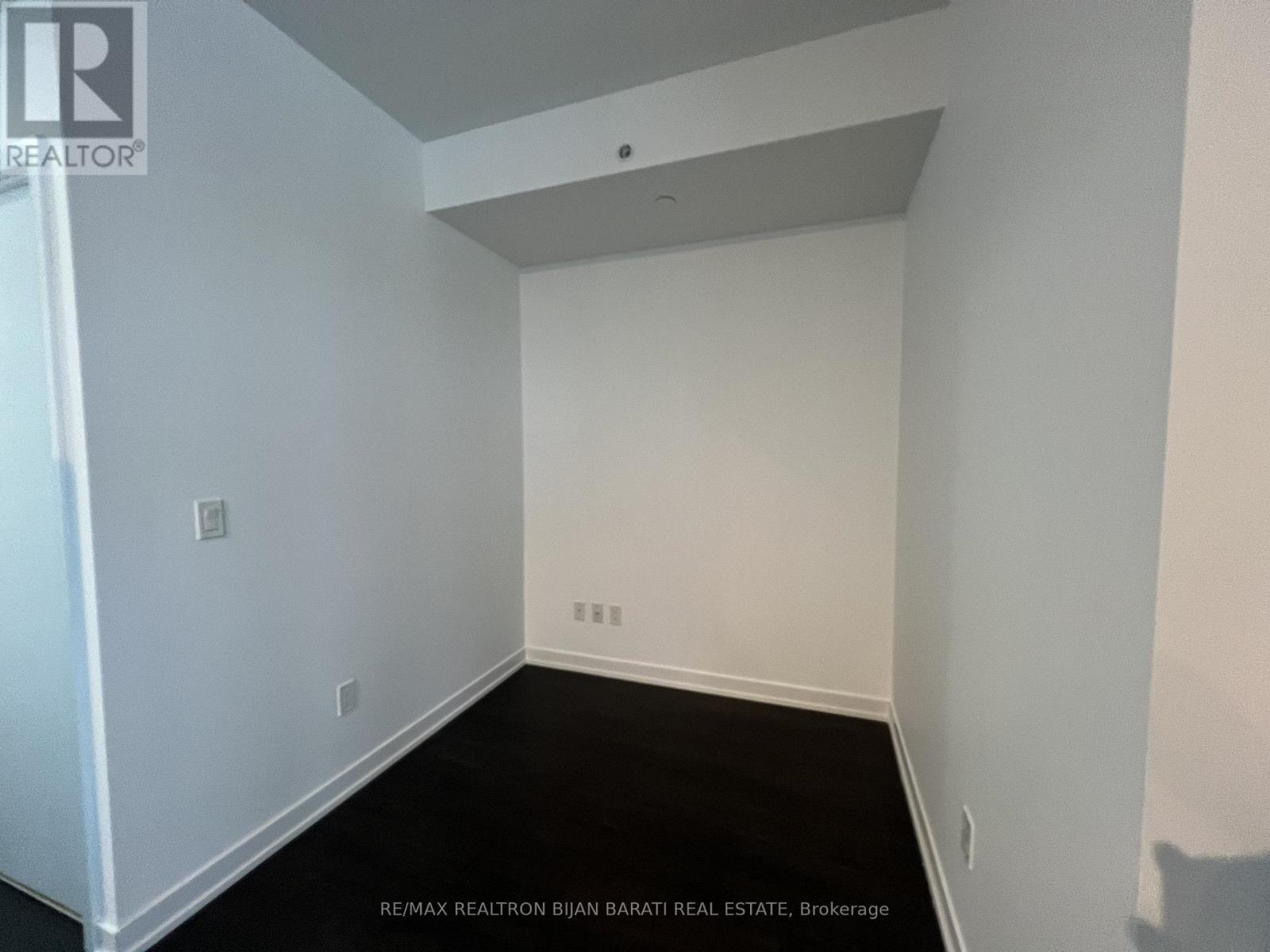 1021 - 31 Tippett Road, Toronto, ON - Indoor Photo Showing Other Room