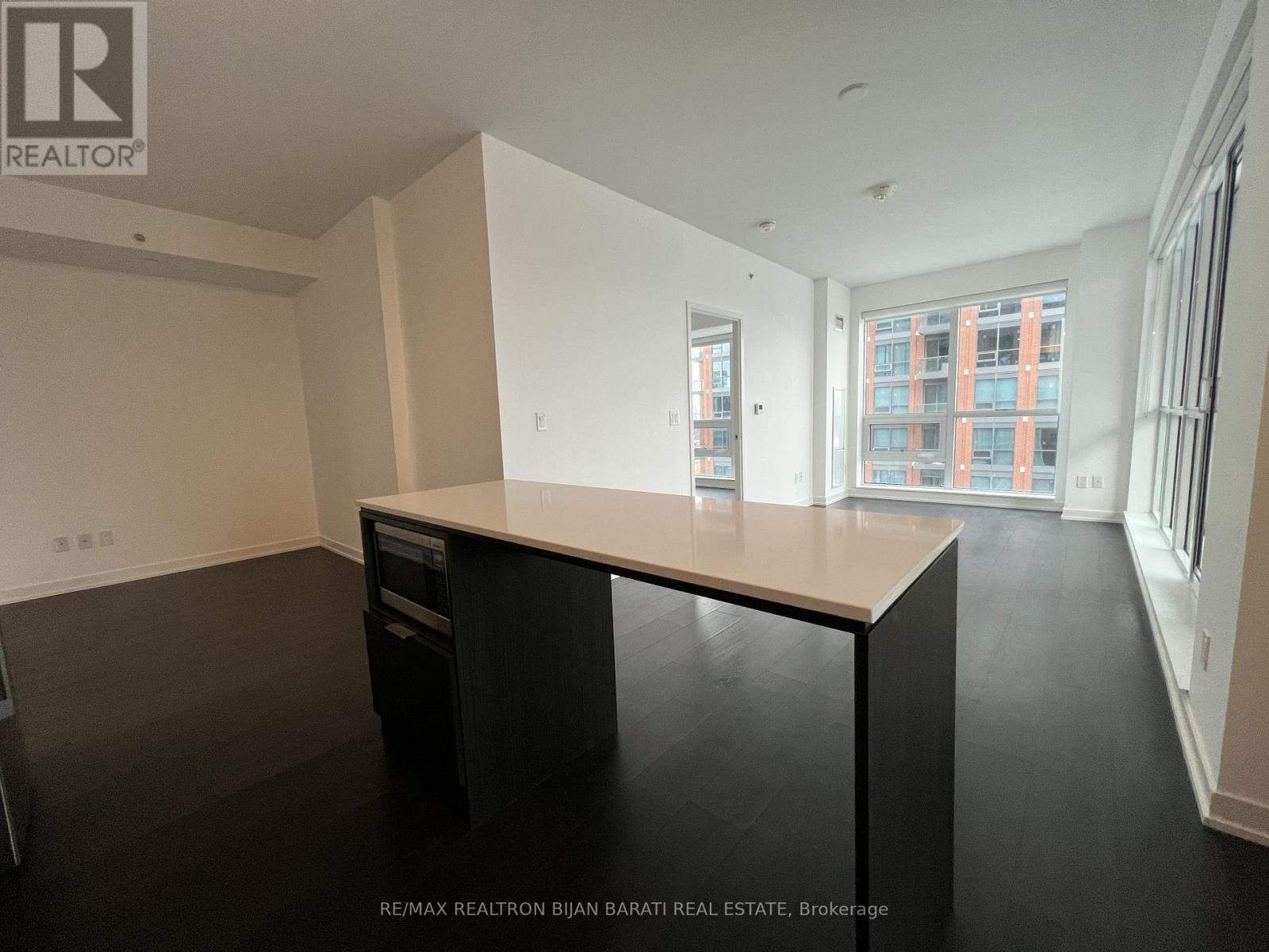 1021 - 31 Tippett Road, Toronto, ON - Indoor Photo Showing Other Room