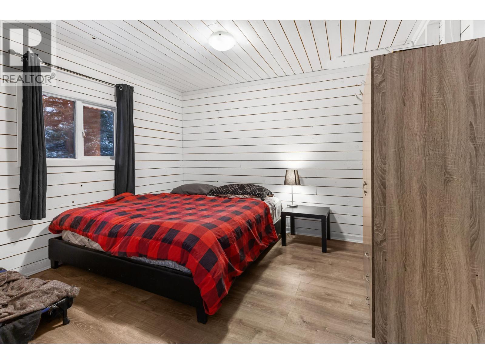 3565 15 Mile Road, Prince George, BC - Indoor Photo Showing Bedroom