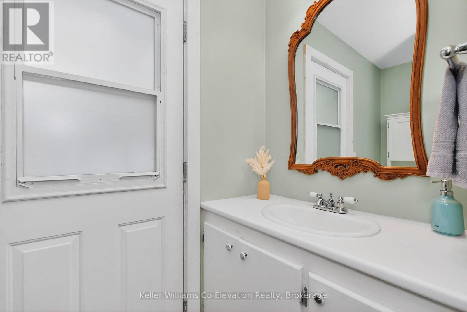 1326 Tiny Beaches Road N, Tiny (Lafontaine), ON - Indoor Photo Showing Bathroom