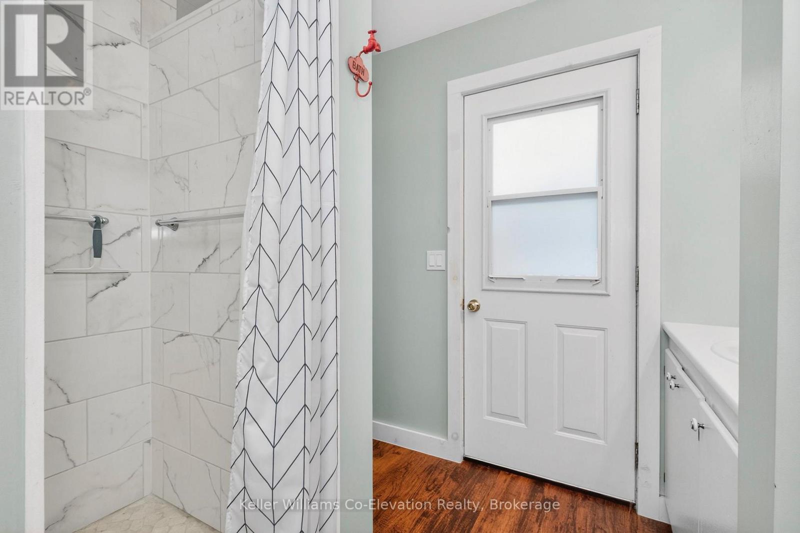 1326 Tiny Beaches Road N, Tiny (Lafontaine), ON - Indoor Photo Showing Bathroom