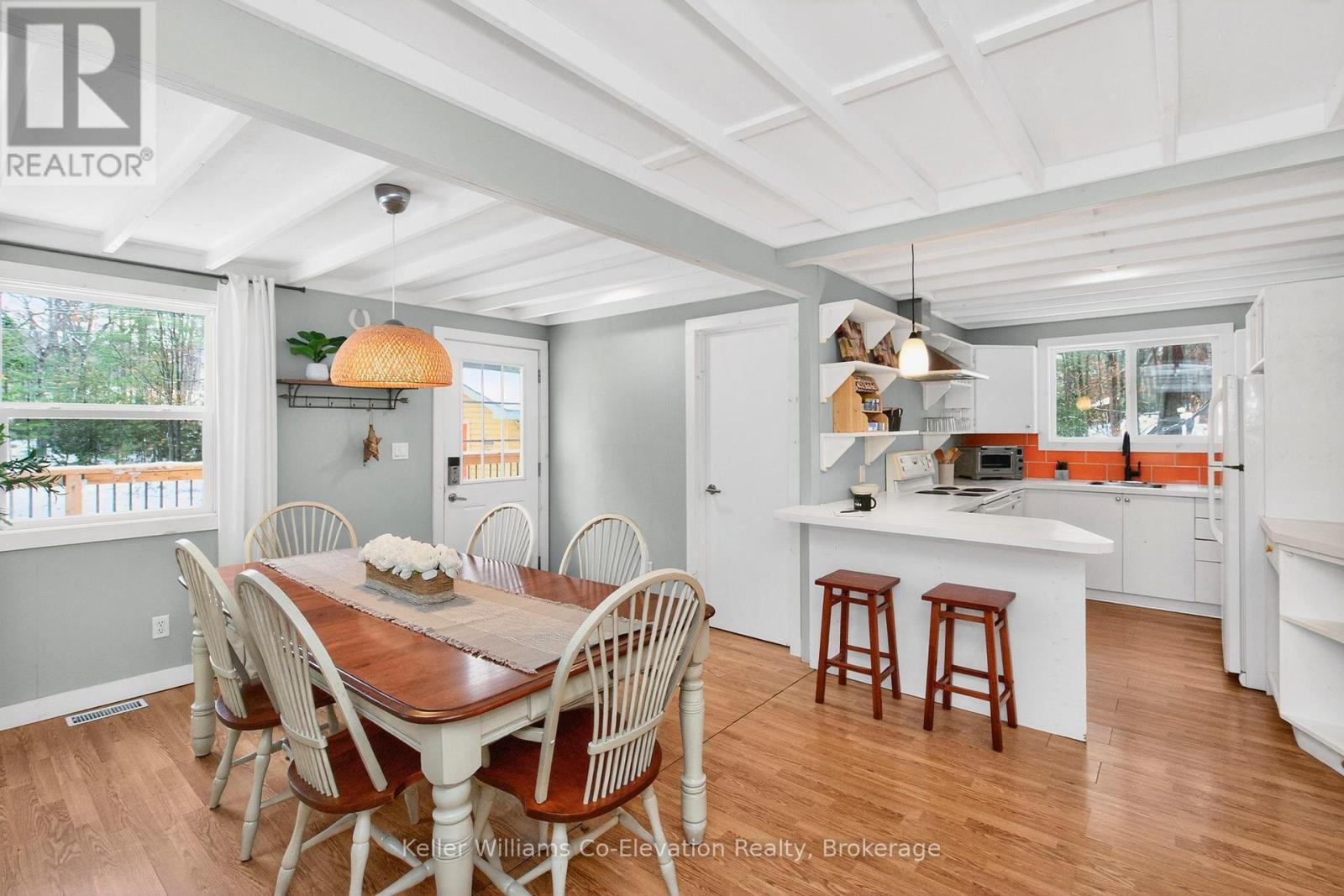 1326 Tiny Beaches Road N, Tiny (Lafontaine), ON - Indoor Photo Showing Dining Room