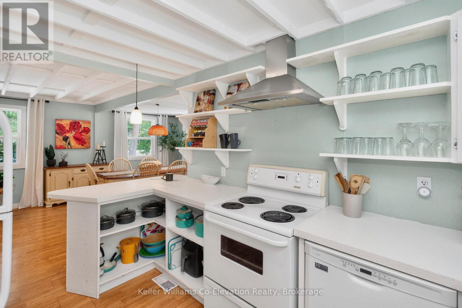 1326 Tiny Beaches Road N, Tiny (Lafontaine), ON - Indoor Photo Showing Kitchen