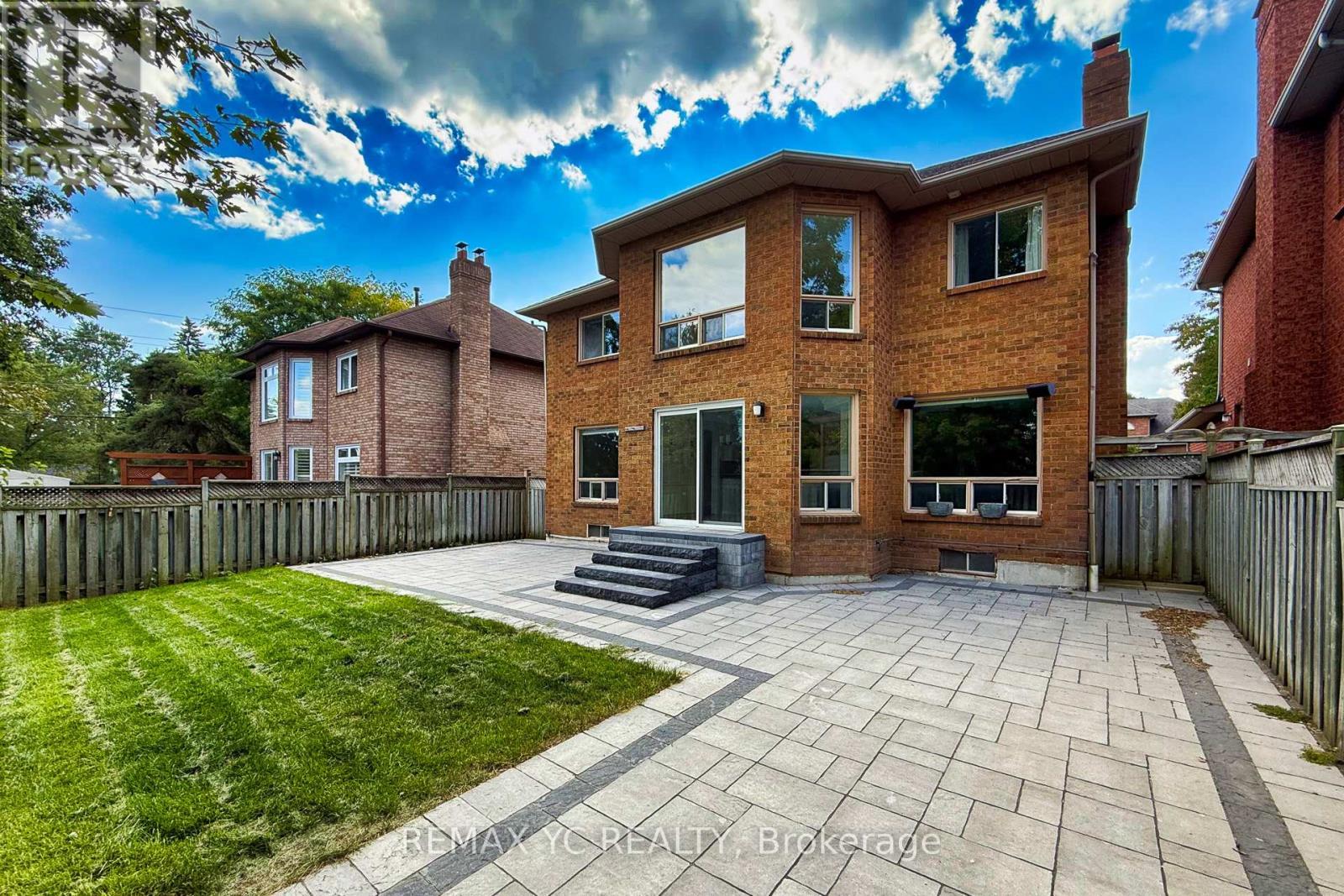 896 Darwin Drive, Pickering, ON - Outdoor