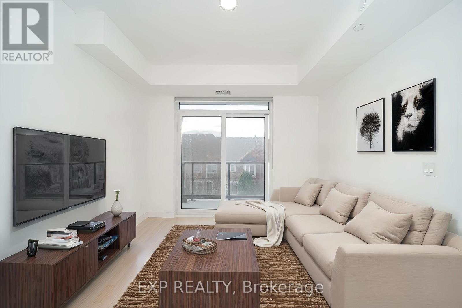 D328 - 8 Beverley Glen Boulevard, Vaughan, ON - Indoor Photo Showing Living Room