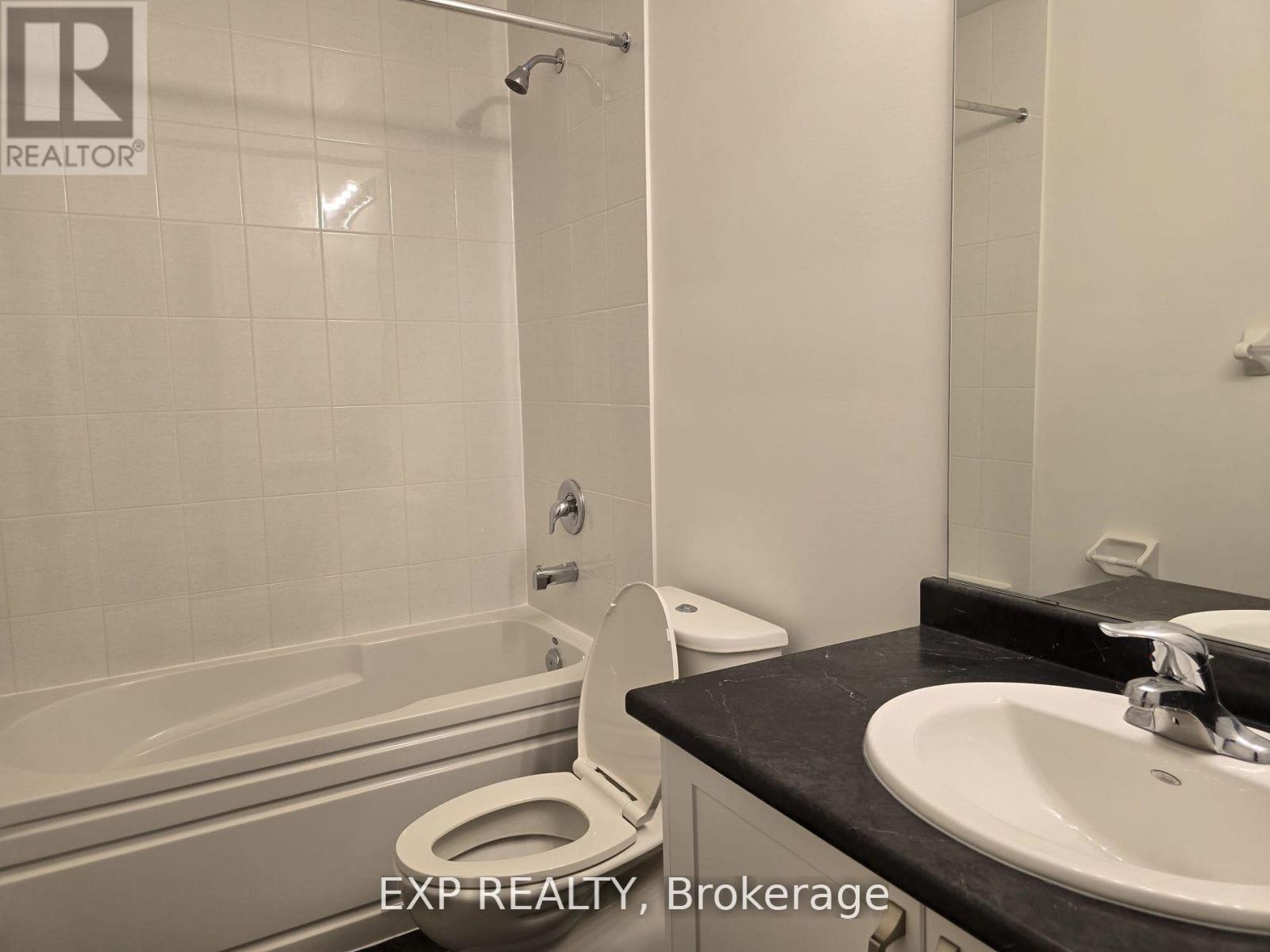 Unit B - 64 Singhampton Road, Vaughan, ON - Indoor Photo Showing Bathroom