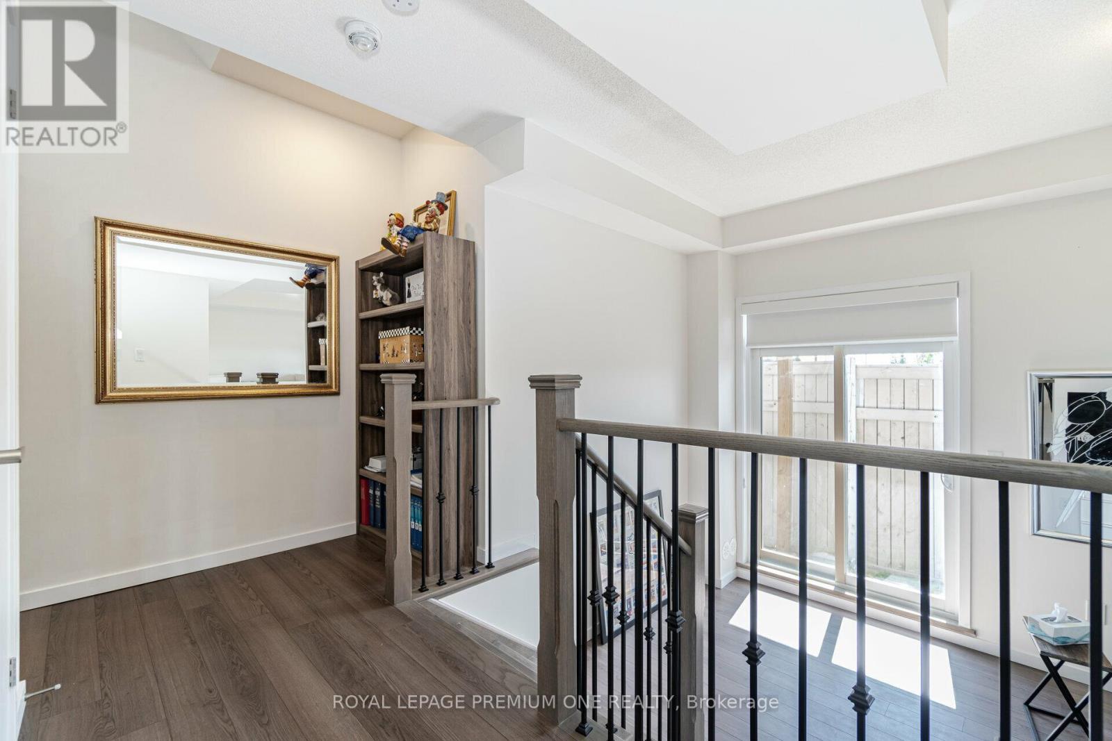 2 Seacoasts Circle, Vaughan, ON - Indoor Photo Showing Other Room