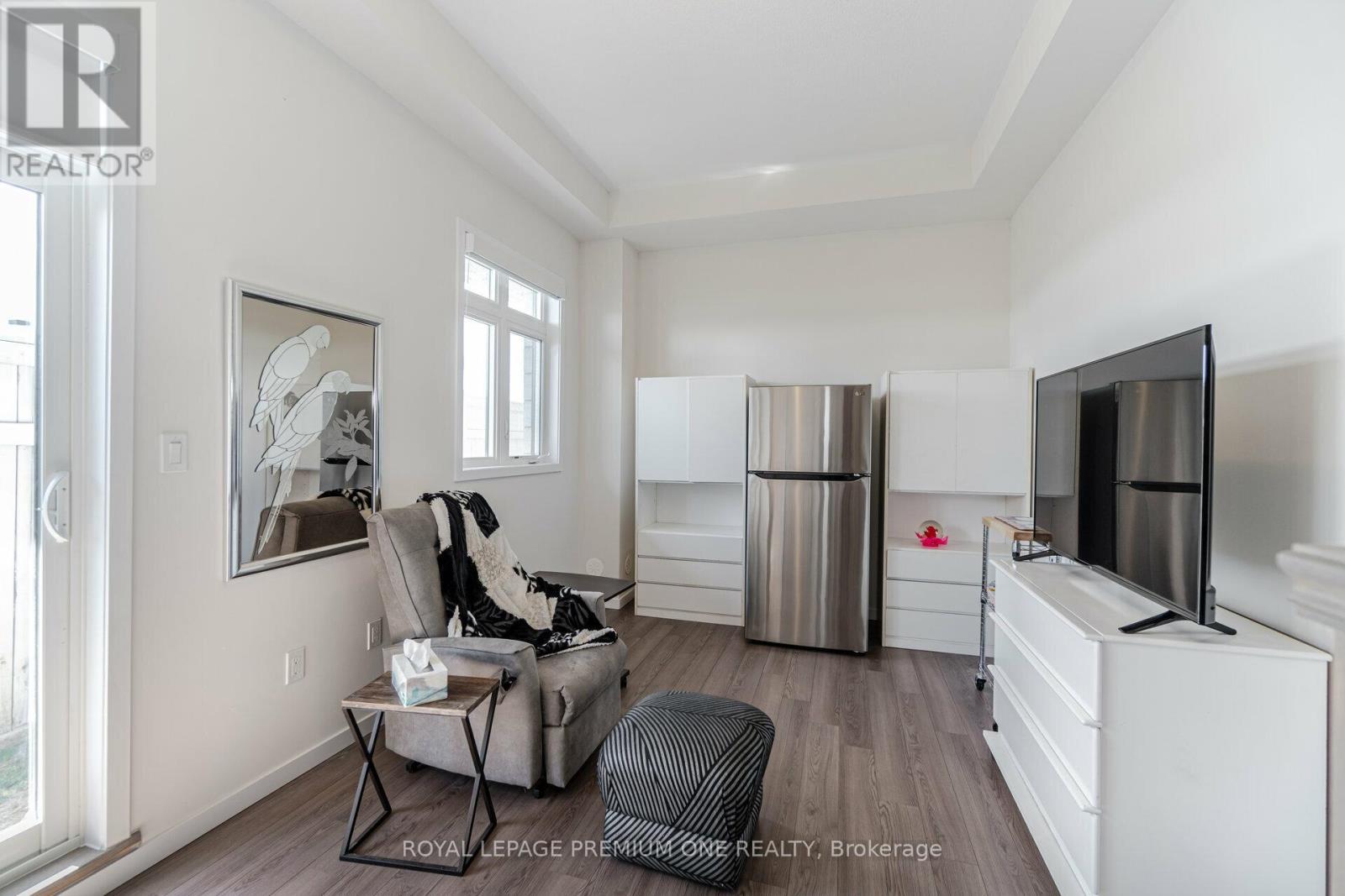 2 Seacoasts Circle, Vaughan, ON - Indoor