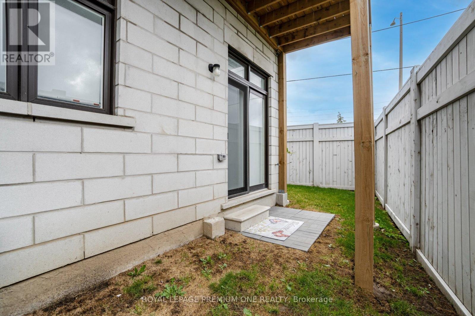 2 Seacoasts Circle, Vaughan, ON - Outdoor With Exterior