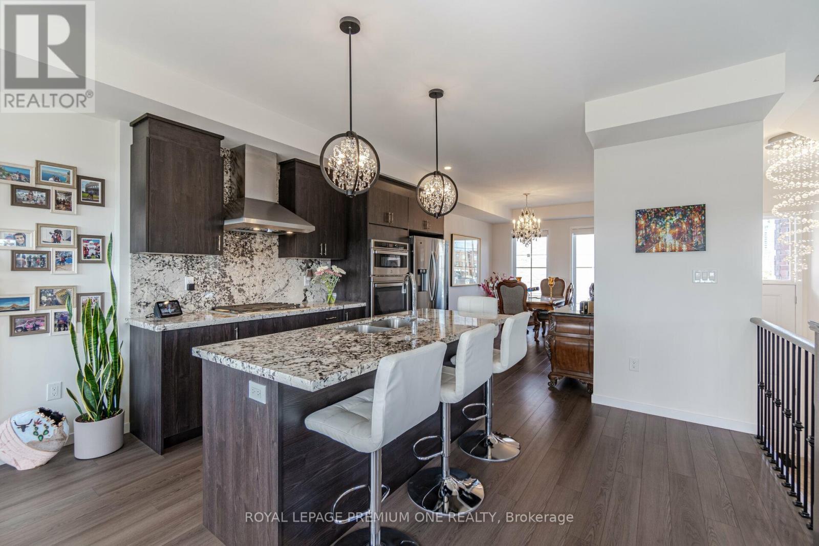 2 Seacoasts Circle, Vaughan, ON - Indoor