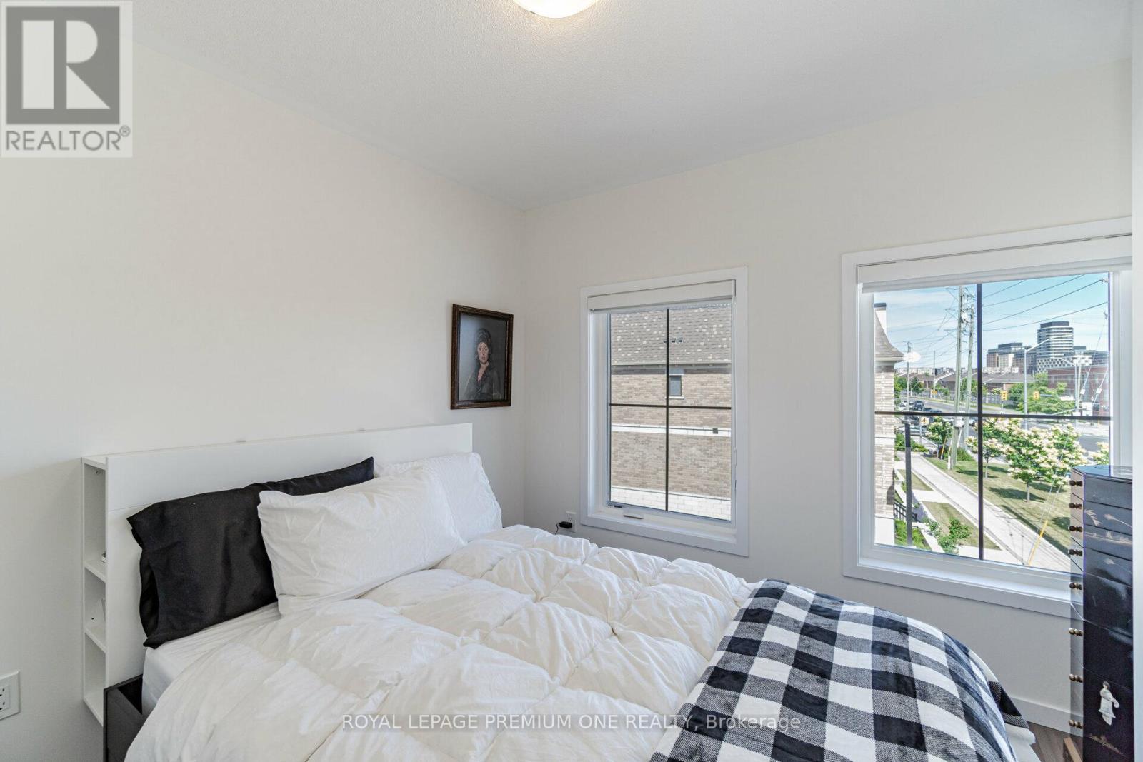 2 Seacoasts Circle, Vaughan, ON - Indoor Photo Showing Bedroom