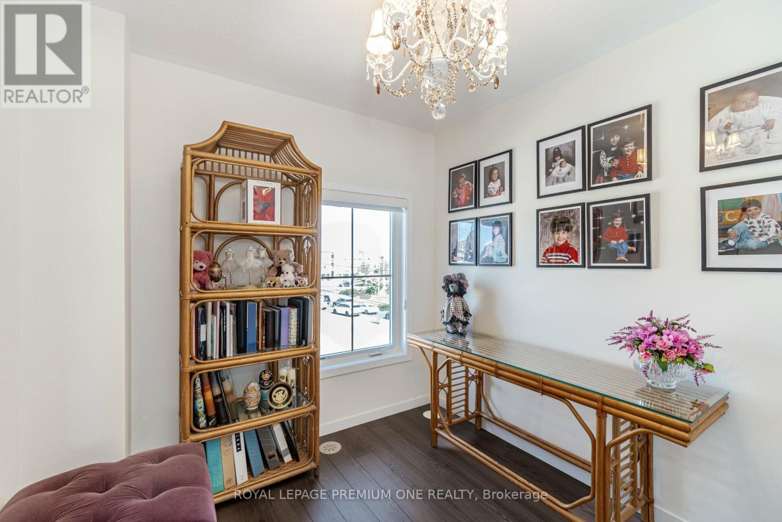 2 Seacoasts Circle, Vaughan, ON - Indoor Photo Showing Other Room