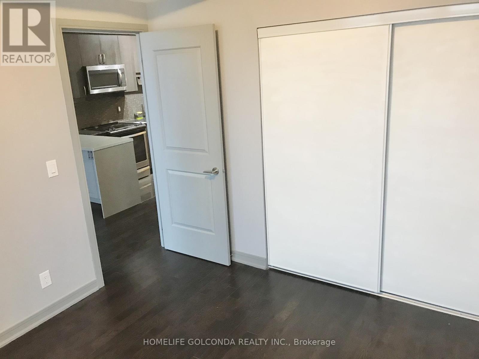 1905 - 9201 Yonge Street, Richmond Hill, ON - Indoor