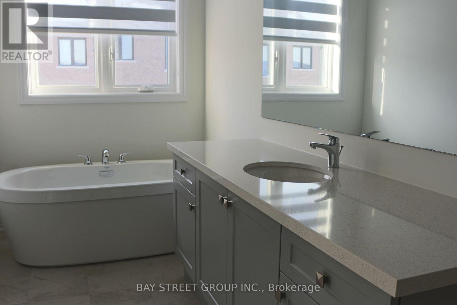 5 Harvey Bunker Crescent, Markham, ON - Indoor Photo Showing Bathroom