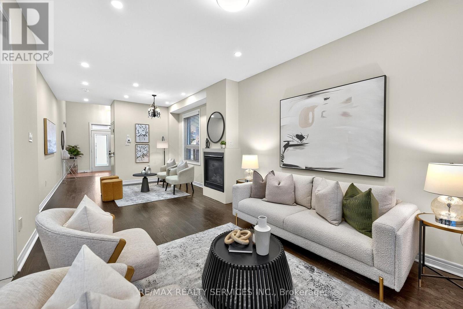 24 Addiscott Street, Brampton, ON - Indoor Photo Showing Living Room