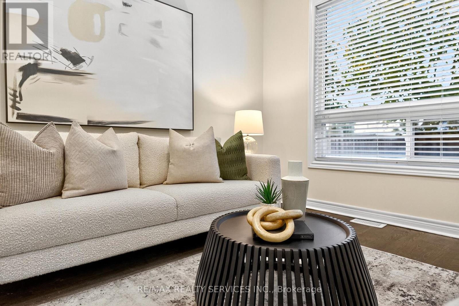 24 Addiscott Street, Brampton, ON - Indoor Photo Showing Living Room