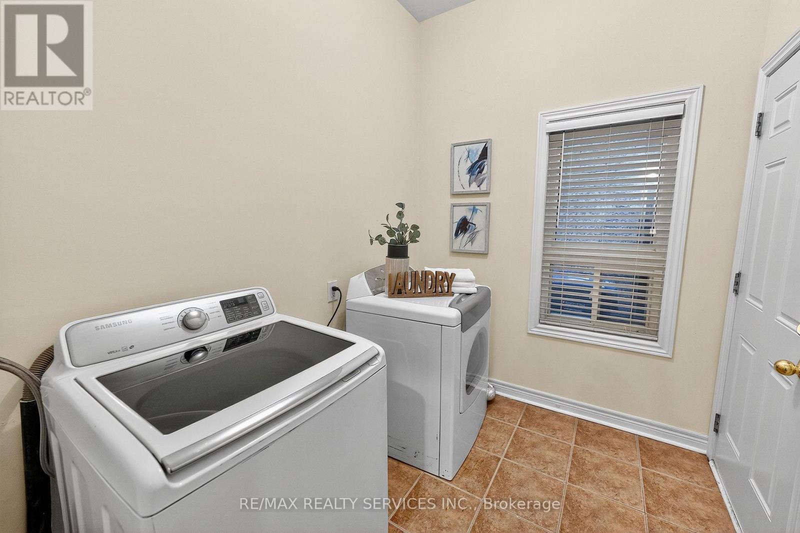 24 Addiscott Street, Brampton, ON - Indoor Photo Showing Laundry Room