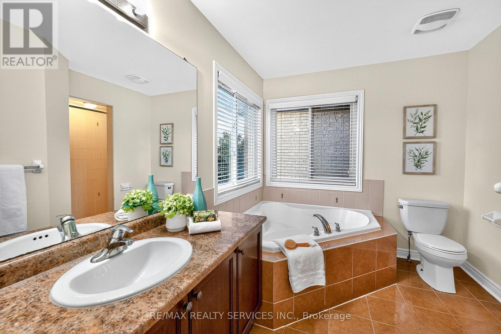 24 Addiscott Street, Brampton, ON - Indoor Photo Showing Bathroom