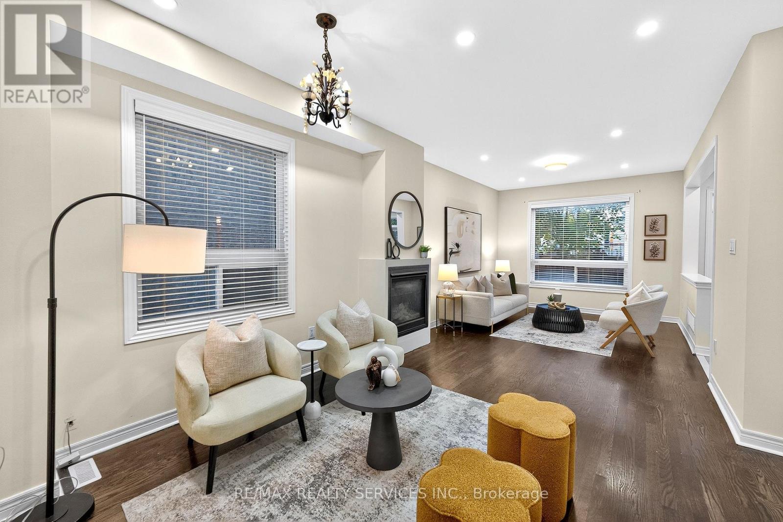 24 Addiscott Street, Brampton, ON - Indoor Photo Showing Living Room