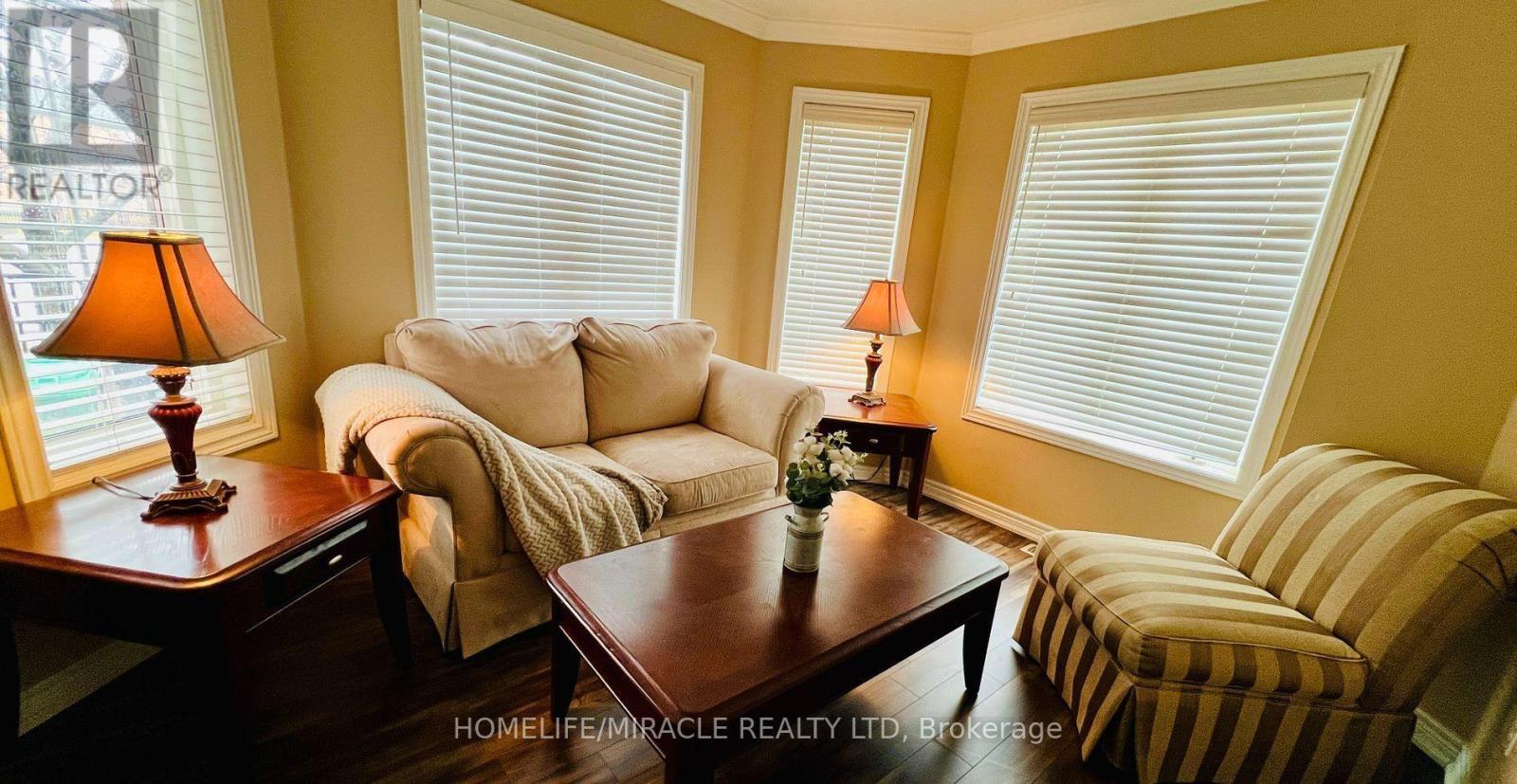 29 Brucewood Road, Brampton, ON - Indoor Photo Showing Living Room