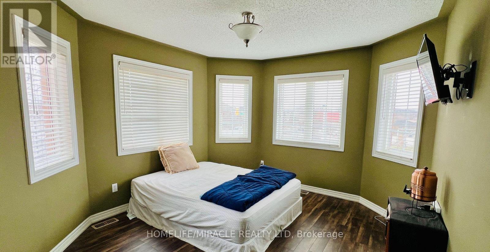 29 Brucewood Road, Brampton, ON - Indoor Photo Showing Bedroom