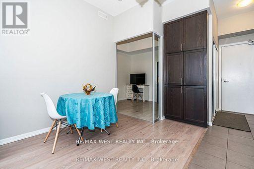 830 - 830 Lawrence Avenue, Toronto, ON - Indoor