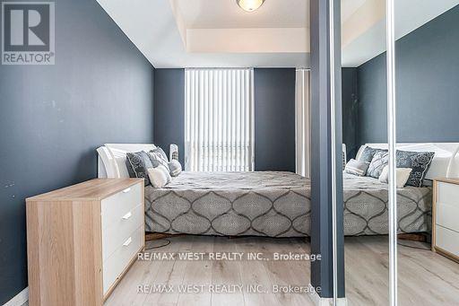 830 - 830 Lawrence Avenue, Toronto, ON - Indoor Photo Showing Bedroom
