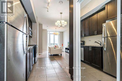 830 - 830 Lawrence Avenue, Toronto, ON - Indoor