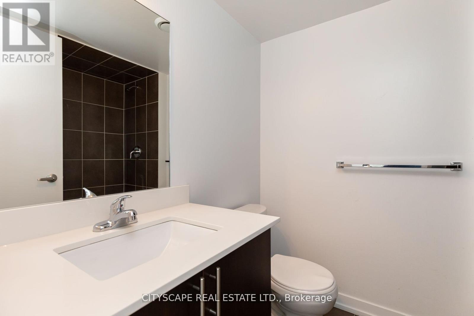 1604 - 1420 Dupont Street, Toronto, ON - Indoor Photo Showing Bathroom
