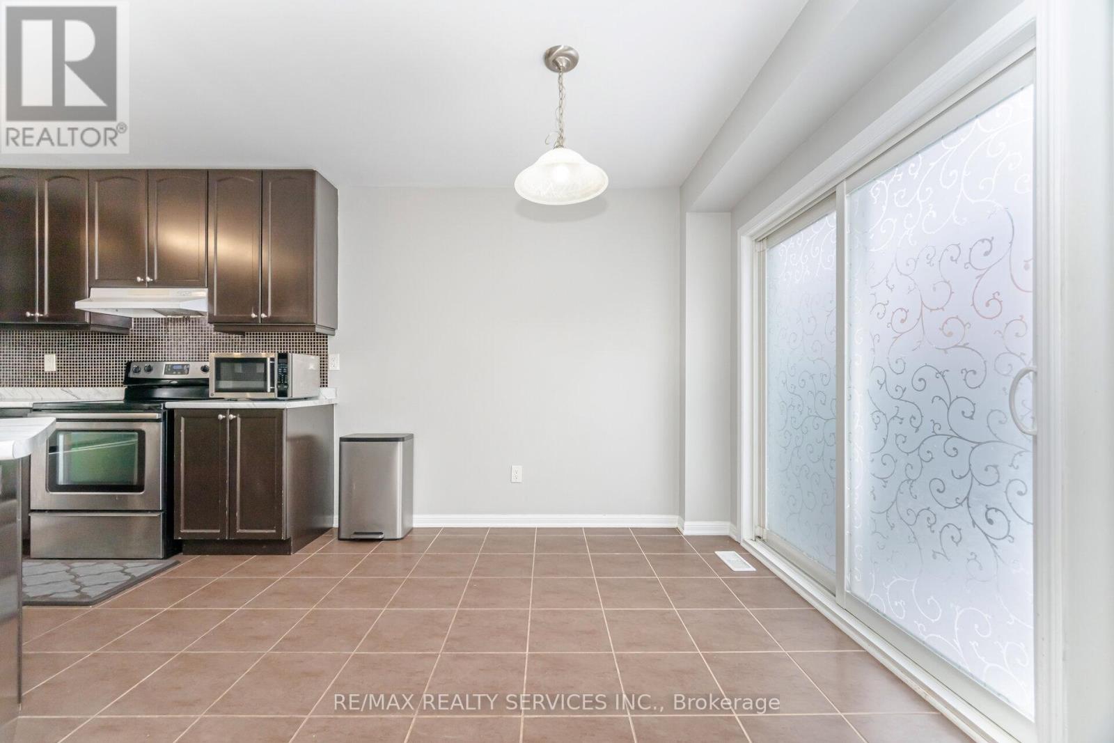 278 Gleave Terrace, Milton, ON - Indoor Photo Showing Kitchen