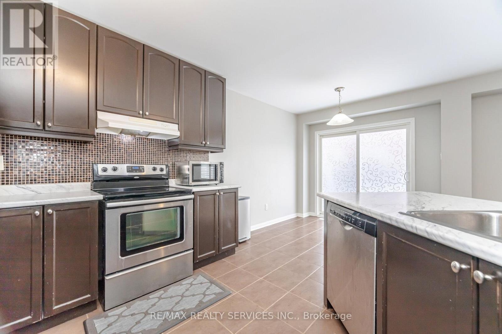 278 Gleave Terrace, Milton, ON - Indoor Photo Showing Kitchen