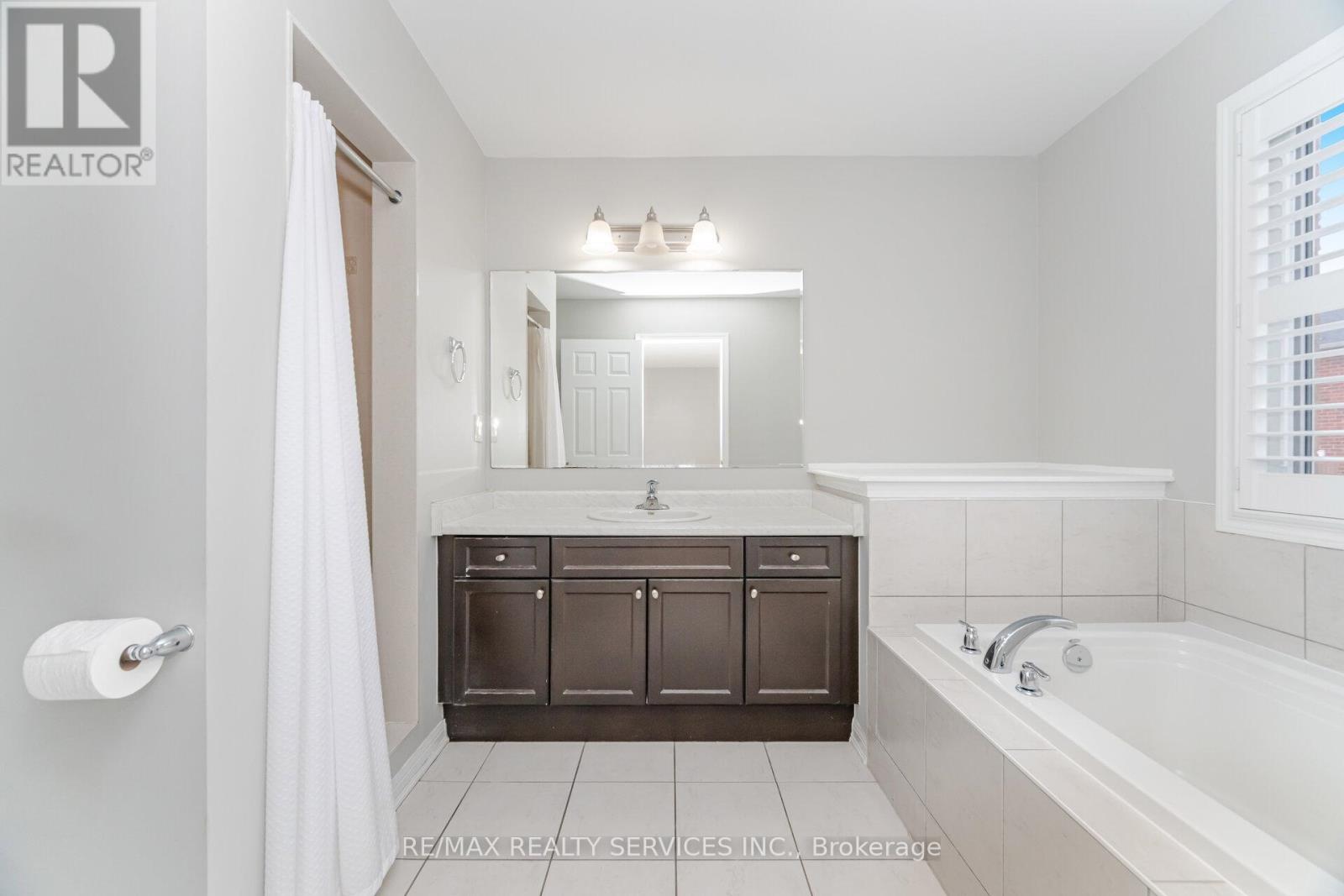278 Gleave Terrace, Milton, ON - Indoor Photo Showing Bathroom