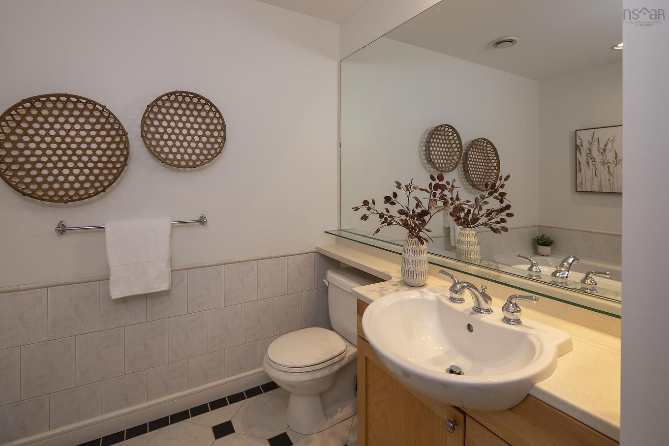 411 1477 Lower Water Street, Halifax, NS