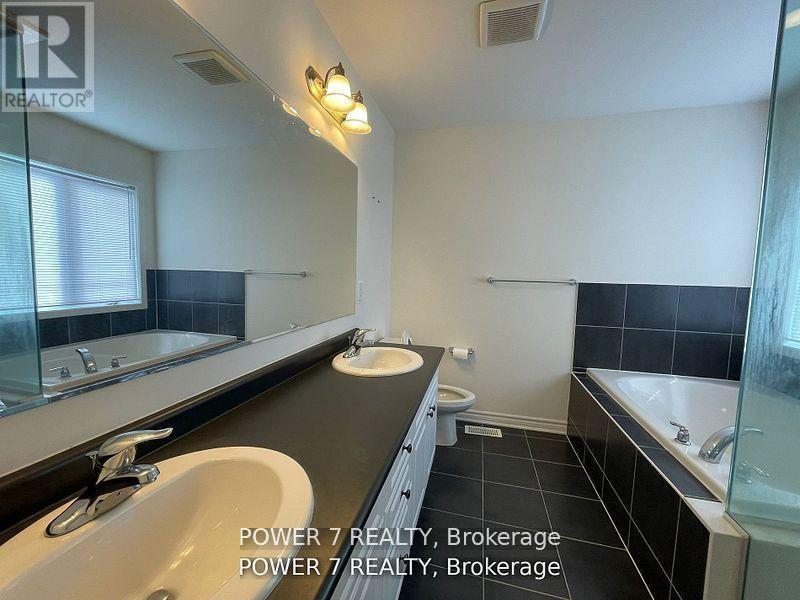 123 Major Crescent, Aurora, ON - Indoor Photo Showing Bathroom
