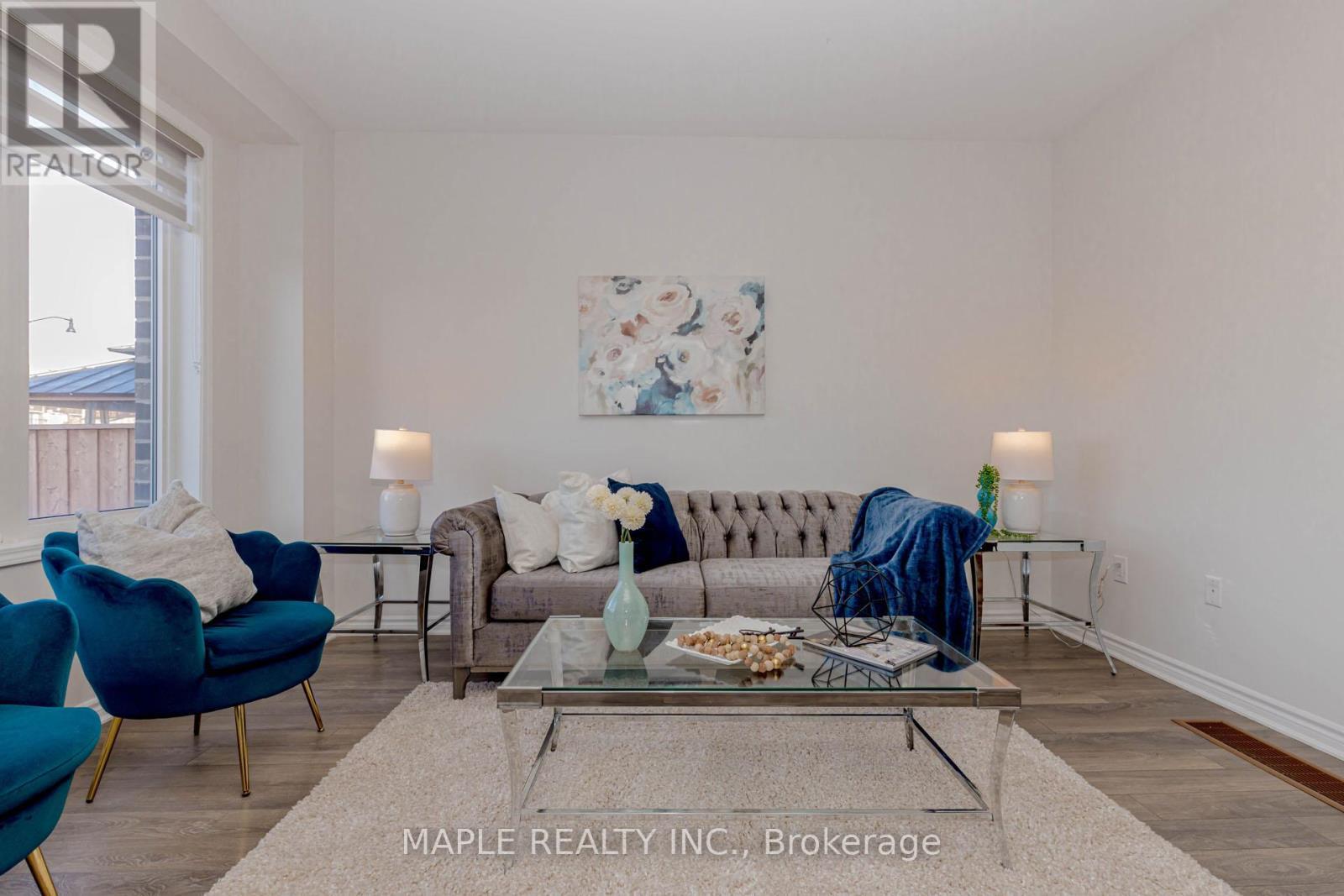 18 Boothill Drive, Brampton, ON - Indoor Photo Showing Living Room