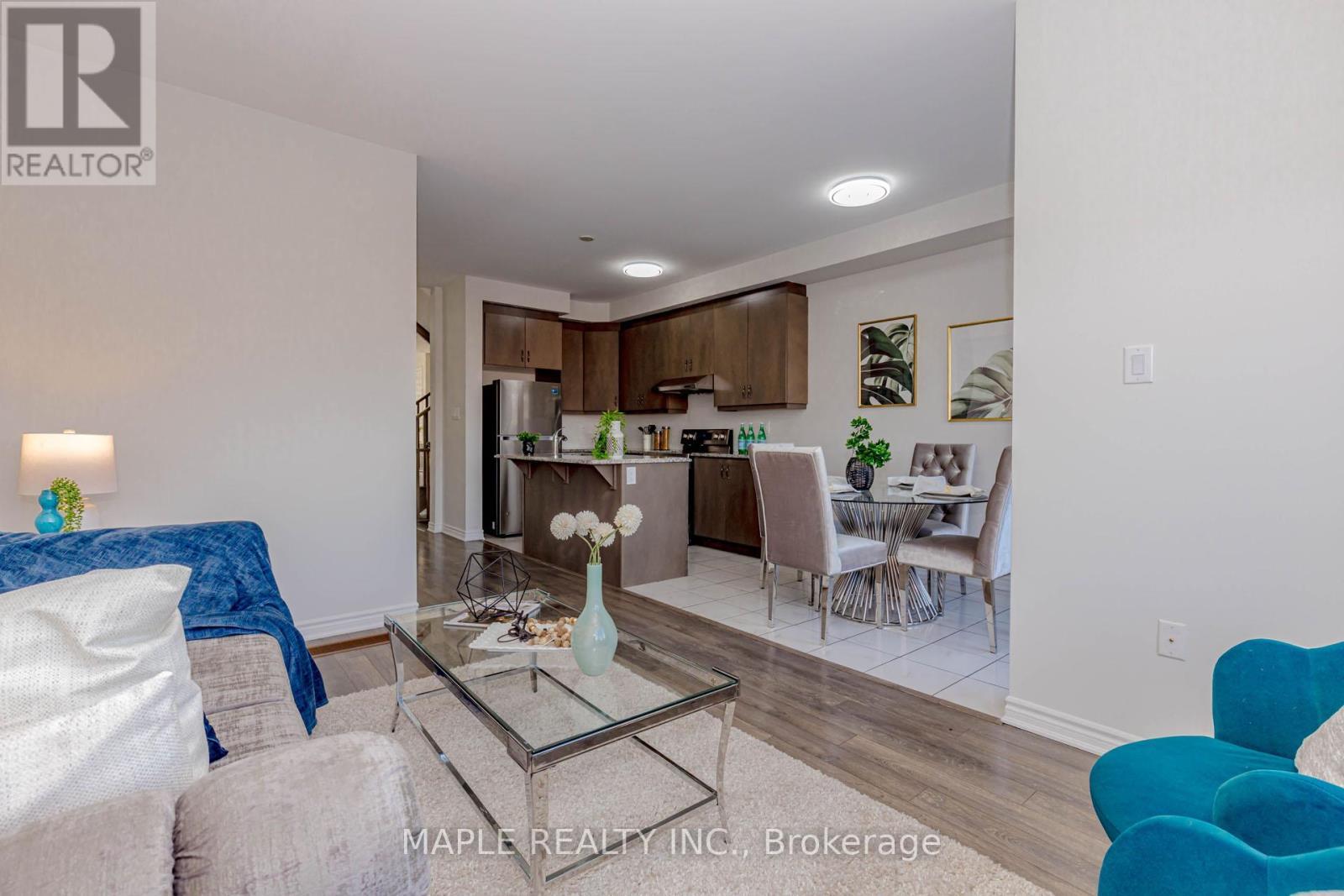 18 Boothill Drive, Brampton, ON - Indoor Photo Showing Living Room