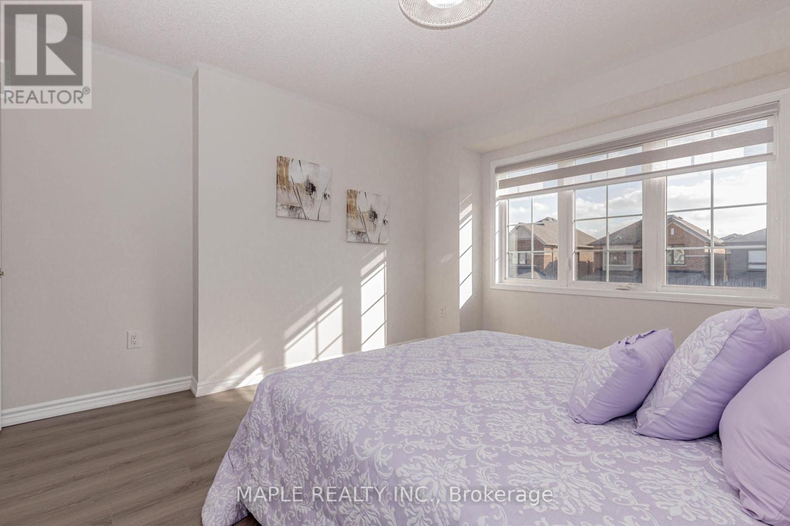 18 Boothill Drive, Brampton, ON - Indoor Photo Showing Bedroom