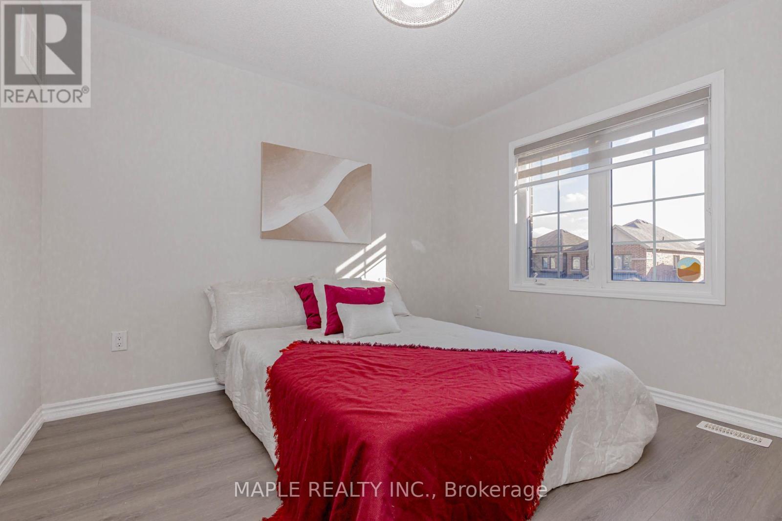 18 Boothill Drive, Brampton, ON - Indoor Photo Showing Bedroom