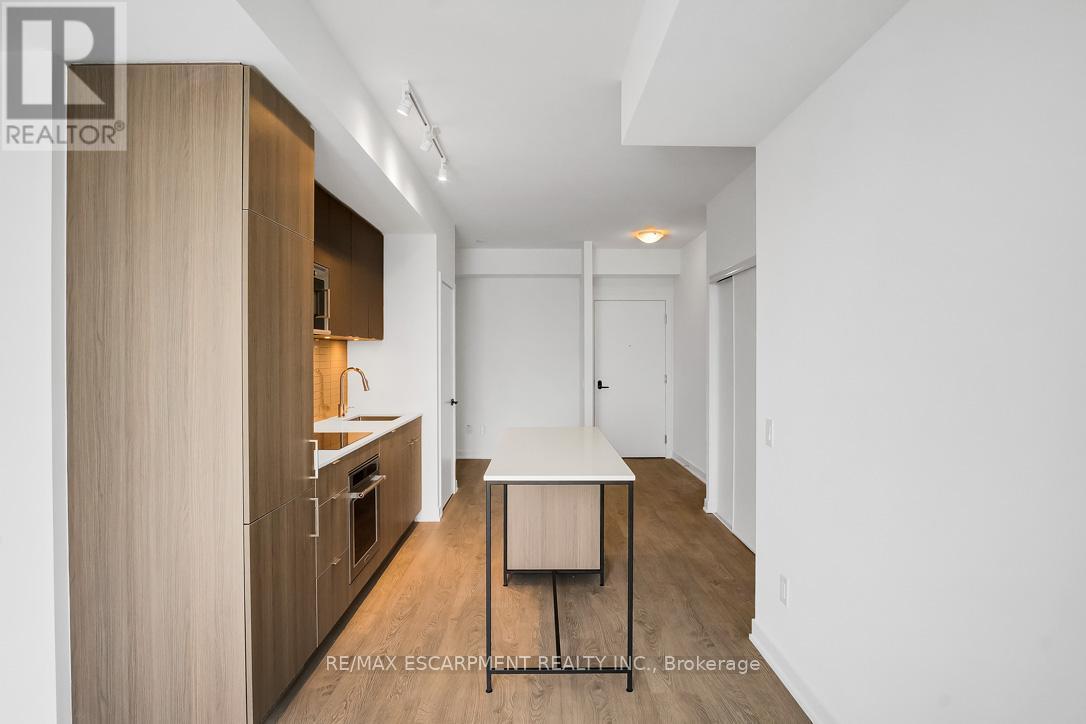 1203 - 220 Missinnihe Way, Mississauga, ON - Indoor