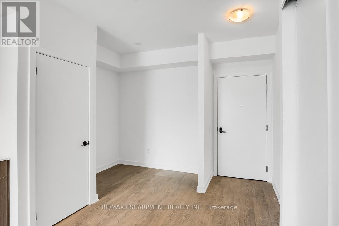 1203 - 220 Missinnihe Way, Mississauga, ON - Indoor Photo Showing Other Room