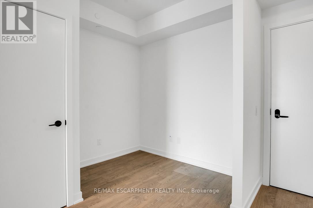 1203 - 220 Missinnihe Way, Mississauga, ON - Indoor Photo Showing Other Room