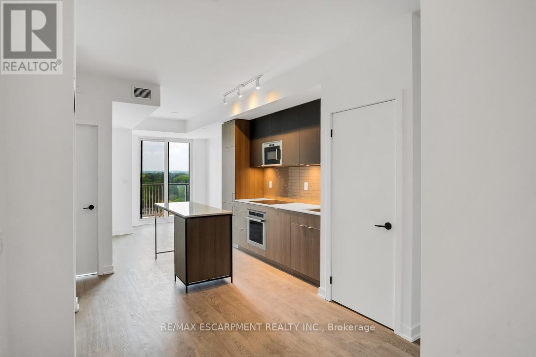 1203 - 220 Missinnihe Way, Mississauga, ON - Indoor Photo Showing Kitchen